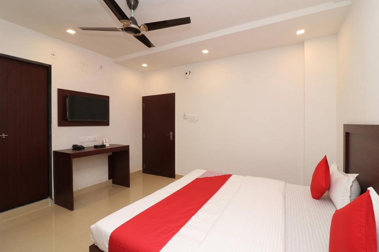 Tirath Oyo 1021 Hotel Gayatri Residency מראה חיצוני תמונה