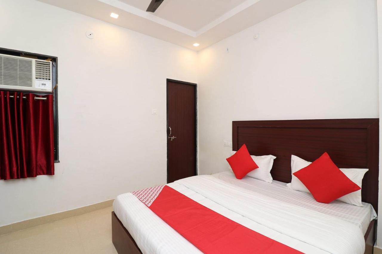 Tirath Oyo 1021 Hotel Gayatri Residency מראה חיצוני תמונה