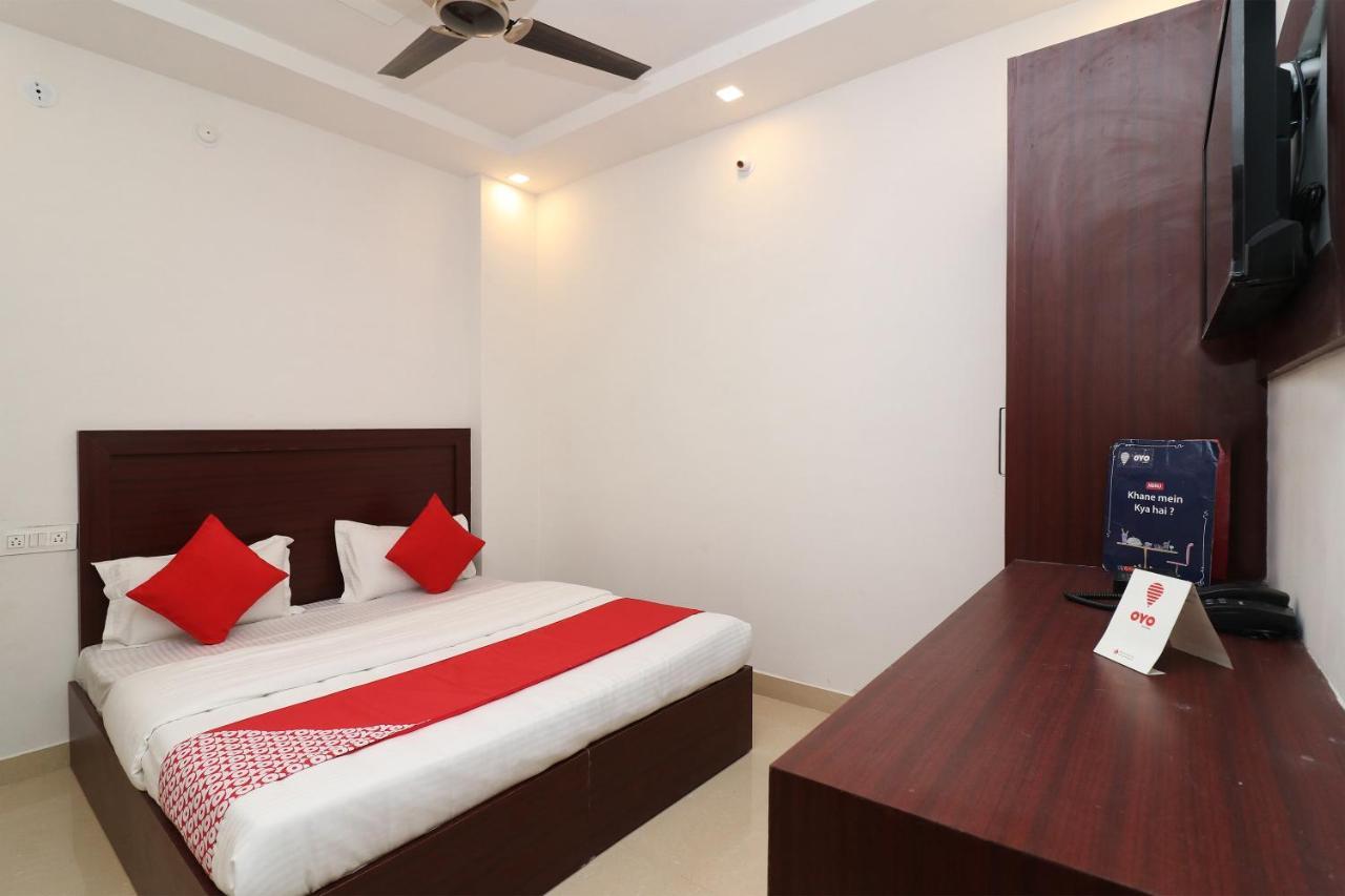 Tirath Oyo 1021 Hotel Gayatri Residency מראה חיצוני תמונה