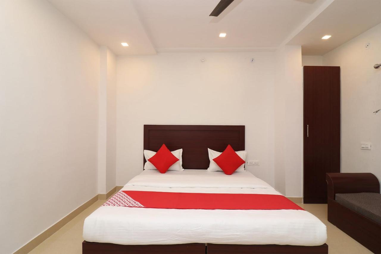 Tirath Oyo 1021 Hotel Gayatri Residency מראה חיצוני תמונה