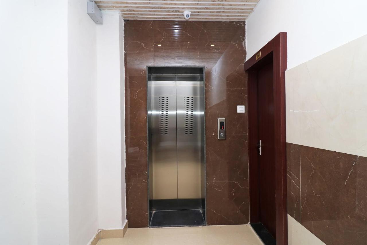 Tirath Oyo 1021 Hotel Gayatri Residency מראה חיצוני תמונה