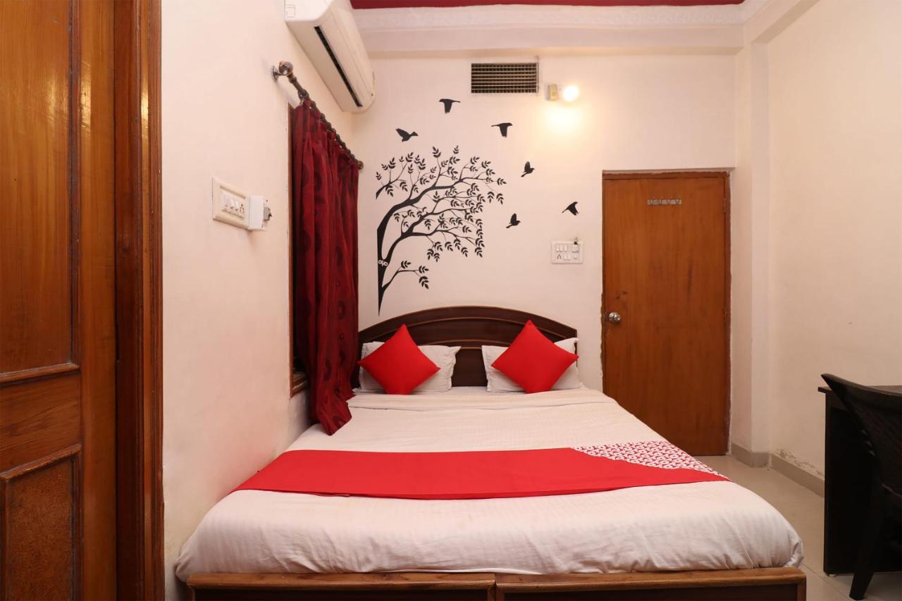 Tirath Oyo 1021 Hotel Gayatri Residency מראה חיצוני תמונה