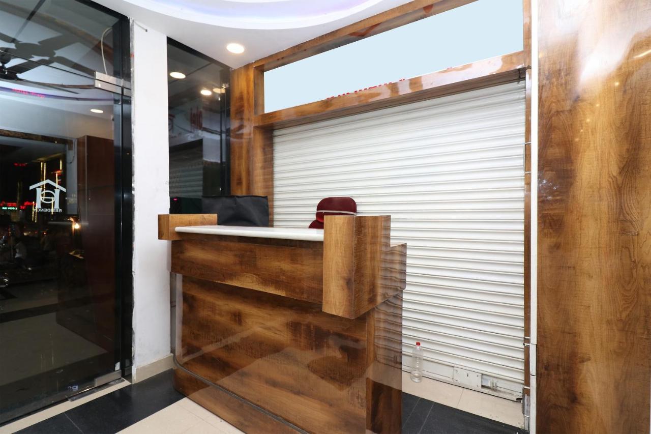 Tirath Oyo 1021 Hotel Gayatri Residency מראה חיצוני תמונה
