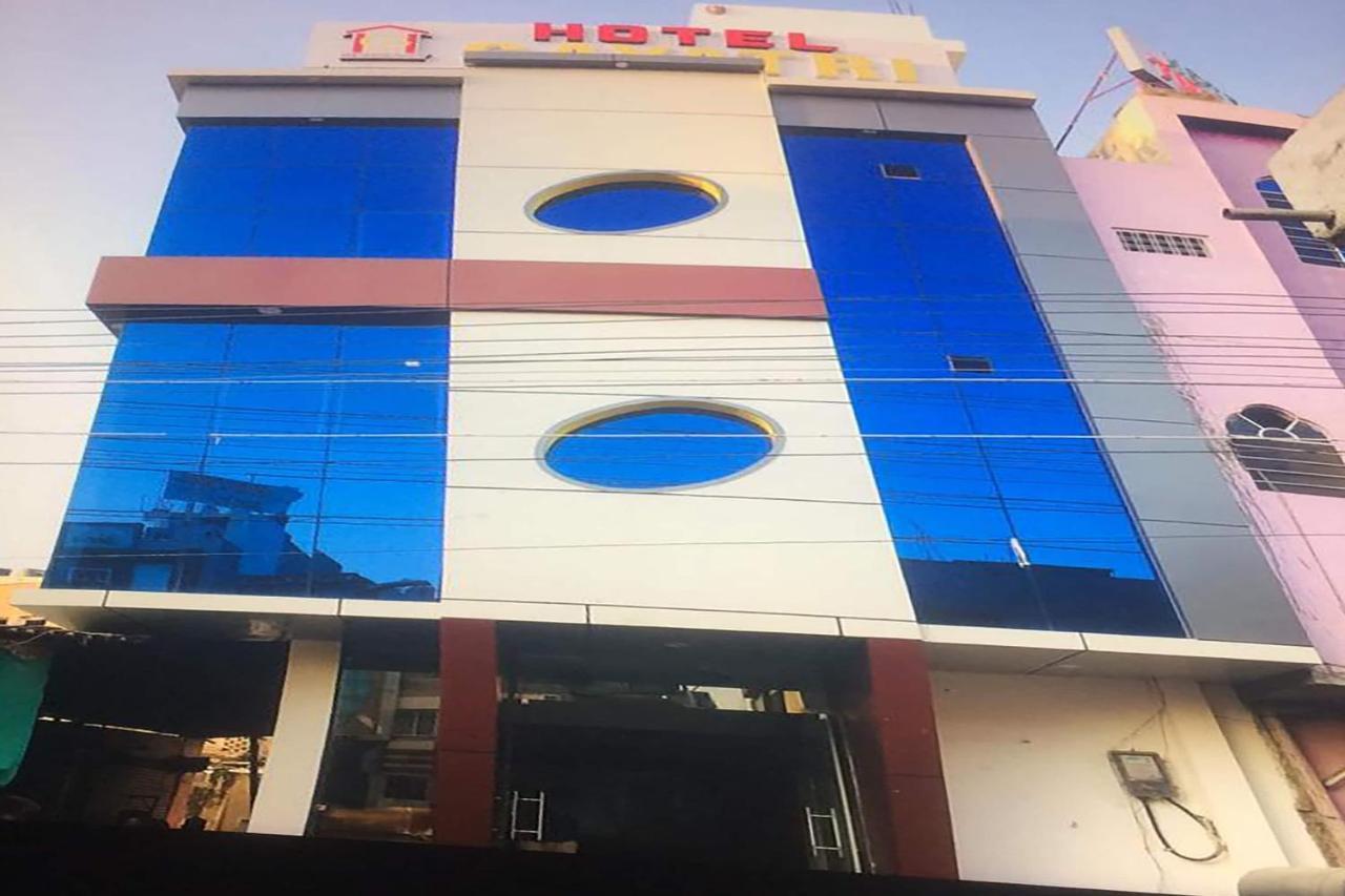 Tirath Oyo 1021 Hotel Gayatri Residency מראה חיצוני תמונה