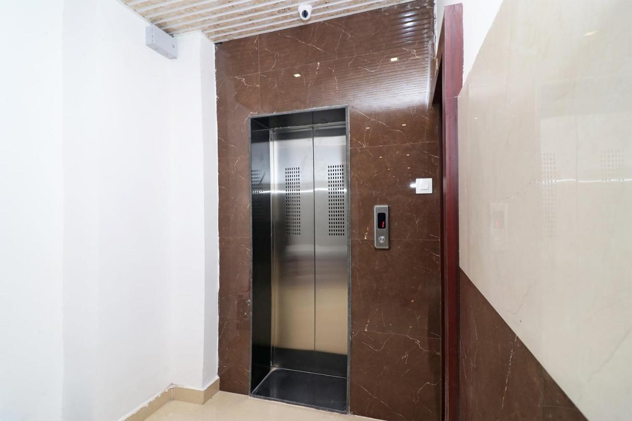 Tirath Oyo 1021 Hotel Gayatri Residency מראה חיצוני תמונה